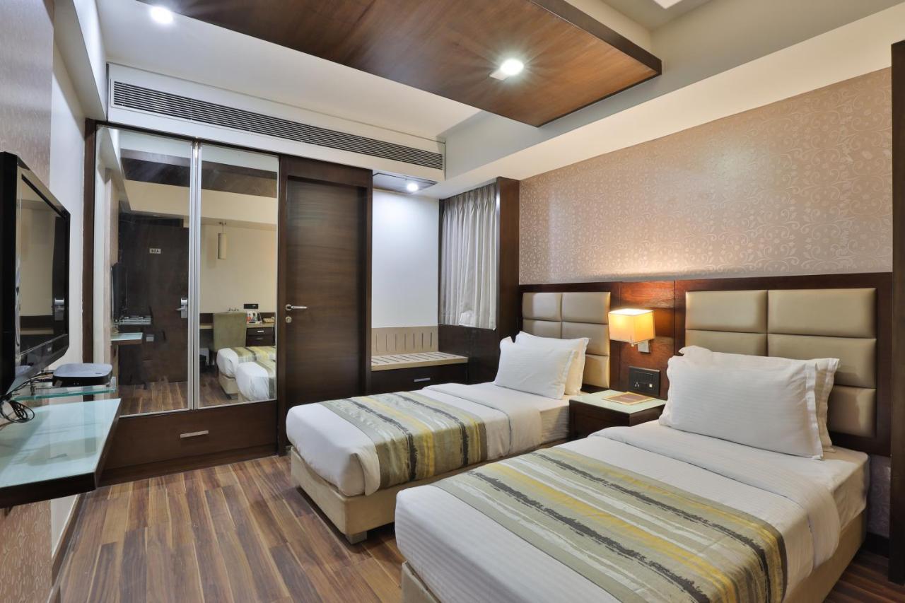 Krios Hotel - Near Sg Highway, Ahmedabad Esterno foto