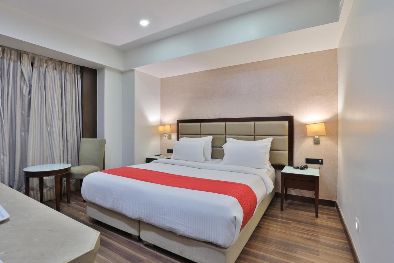 Krios Hotel - Near Sg Highway, Ahmedabad Esterno foto